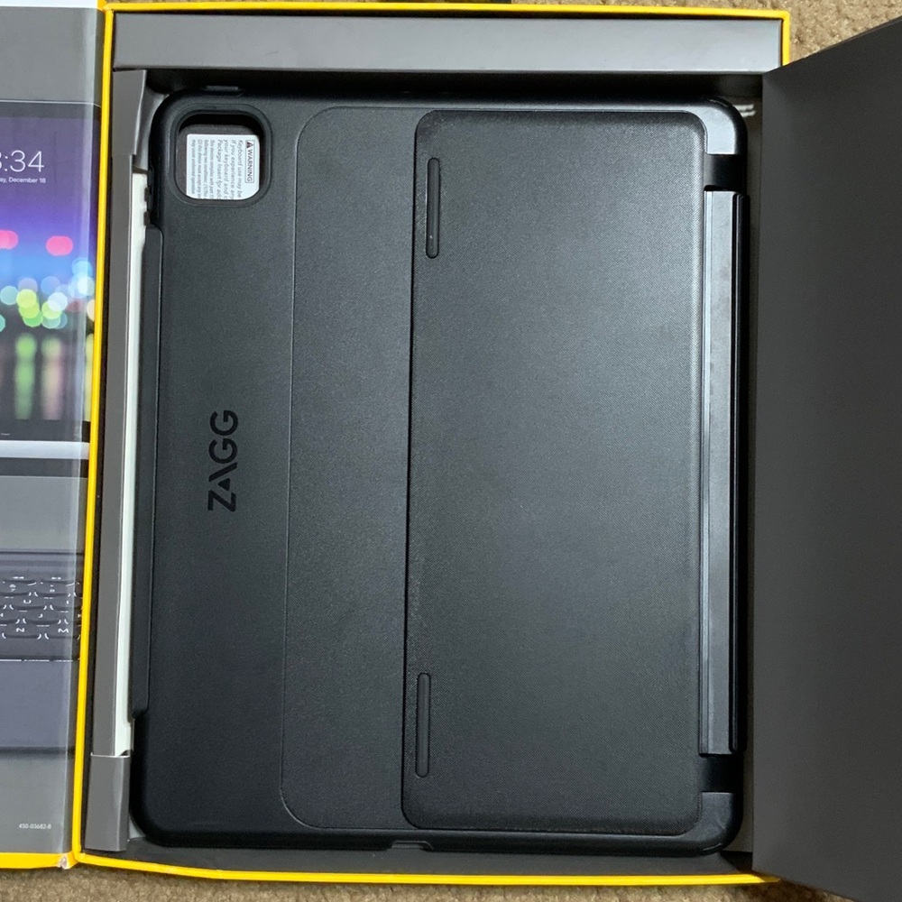 Slim Book Go for iPad Pro - Black - Picture 3 of 5